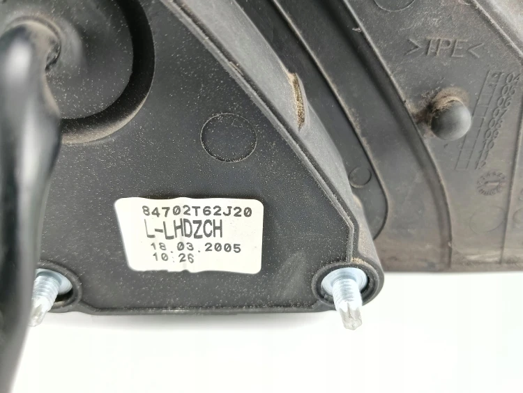 LUSTERKO LEWE SUZUKI SWIFT IV (2005-2008) 1.3 92KM 84702T62J20