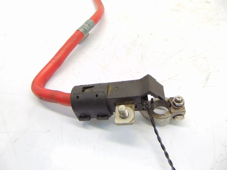 KLEMA AKUMULATORA PLUSOWA BMW E65 (2001-2005) 3.0D M57N