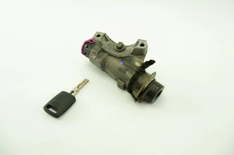 STACYJKA KLUCZYK AUDI A4 B5 (1994-1999) 1.6 8V 101KM 4B0905851