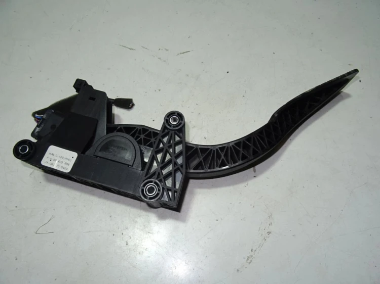 PEDAŁ GAZU POTENCJOMETR CHEVROLET CAPTIVA 96625895