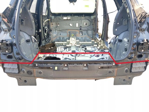 PAS TYLNY WANNA RENAULT CAPTUR II LAK: TEGNE (19-24)