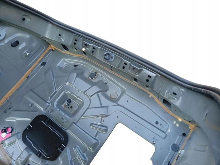 PAS TYLNY WANNA RENAULT CAPTUR II LAK: TEGNE (19-24)
