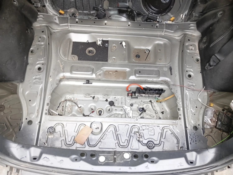 PAS TYLNY WANNA BMW F21 (2011-2015) 2.0 D 143KM