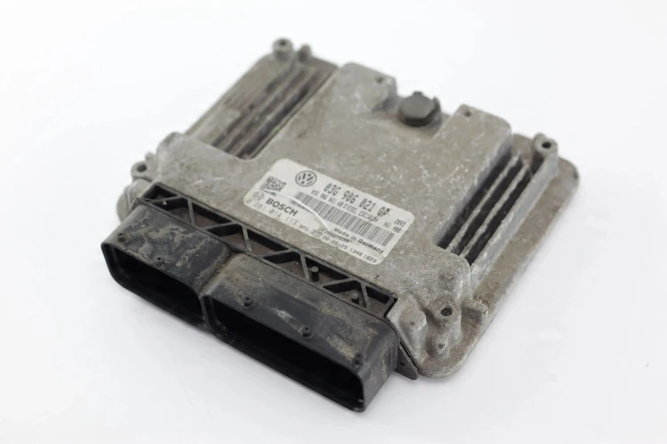 KOMPUTER STEROWNIK SILNIKA VOLKSWAGEN PASSAT B6 03G906021QP