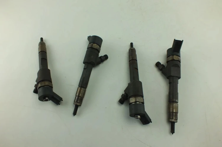WTRYSKIWACZ RENAULT SCENIC III (2009-2013) 82778396