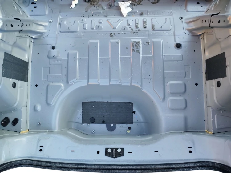 PAS TYLNY WANNA JEEP AVENGER (2022-) 54 kWh 156KM
