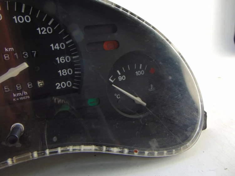 LICZNIK OPEL CORSA B 1.0 90534388