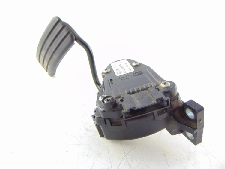 PEDAŁ GAZU POTENCJOMETR RENAULT ESPACE IV (2003-2006) 2.2 DCI 8200007512