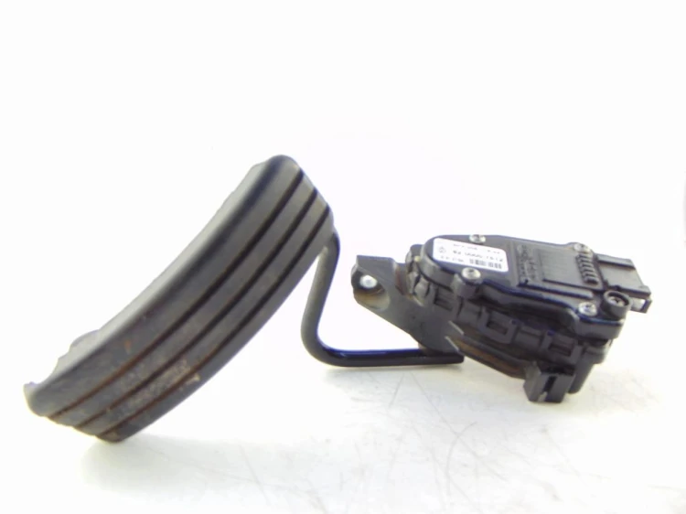 PEDAŁ GAZU POTENCJOMETR RENAULT ESPACE IV (2003-2006) 2.2 DCI 8200007512