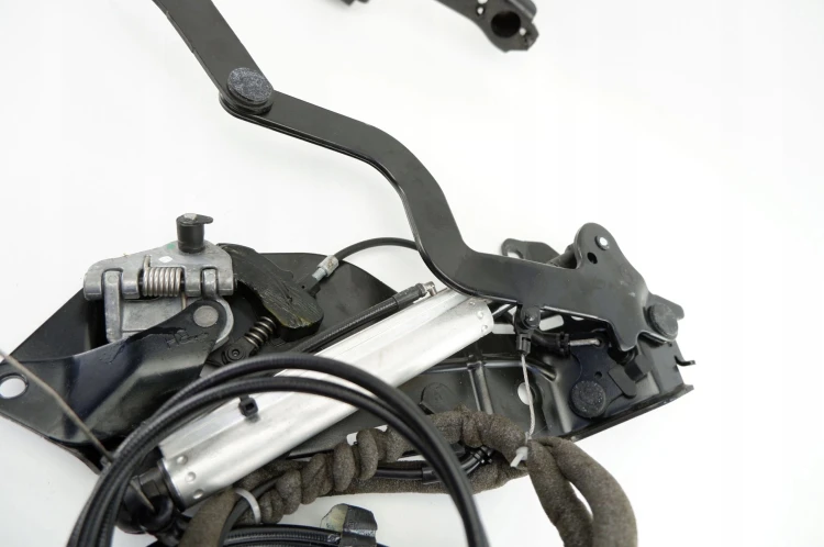 MECHANIZM PODNOSZENIA DACHU KOMPLET BMW E88 2.0 D