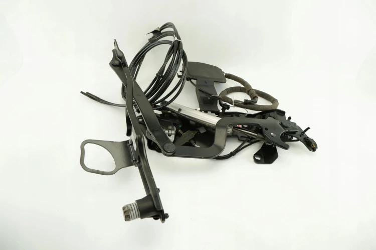 MECHANIZM PODNOSZENIA DACHU KOMPLET BMW E88 2.0 D