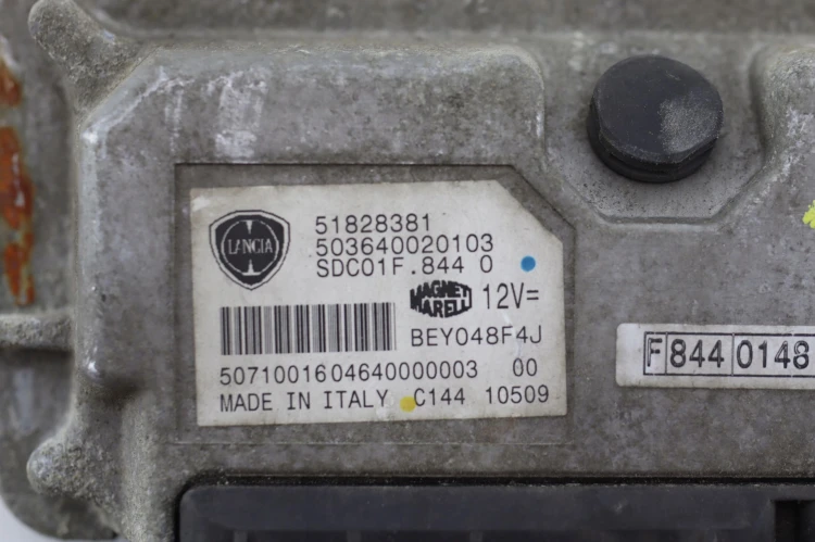 KOMPUTER STEROWNIK SILNIKA LANCIA DELTA III 1.9 JTD 51828381
