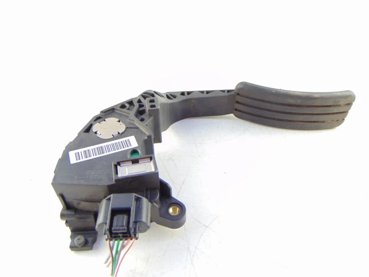 PEDAŁ GAZU POTENCJOMETR RENAULT MEGANE III (2008-2013) 1.9 DCI 180100009R