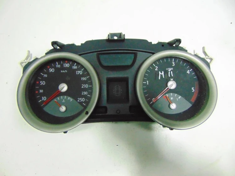 LICZNIK RENAULT MEGANE II (2002-2005) 1.9 DCI 8200399695