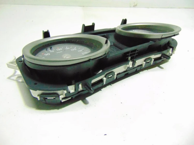LICZNIK RENAULT MEGANE II (2002-2005) 1.9 DCI 8200399695