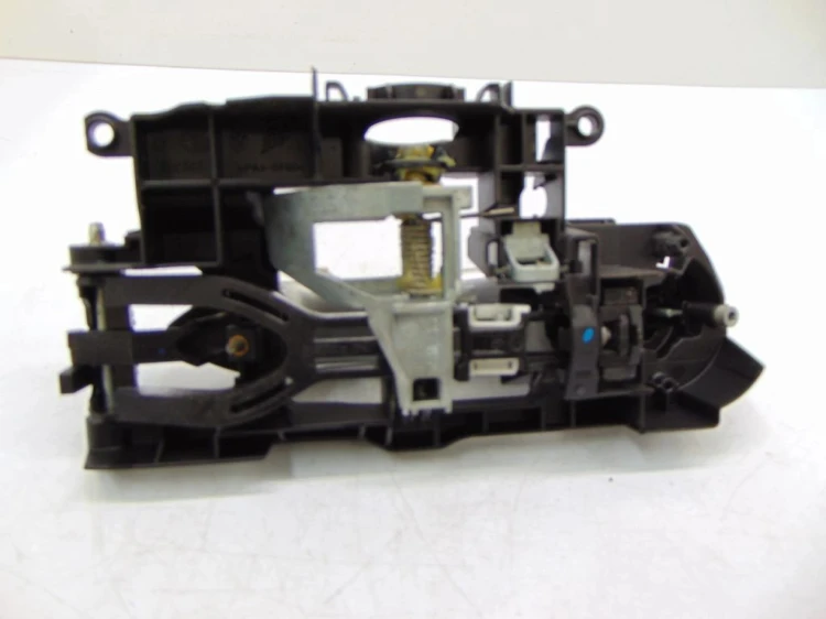 KLAMKA ZEWNĘTRZNA LEWY TYŁ BMW F10 (2009-2013) 2.0D N47D20C 184KM