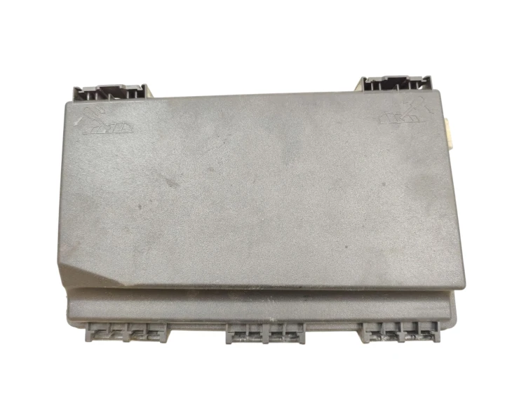 SKRZYNKA BEZPIECZNIKÓW OPEL ASTRA H LIFT (2006-2014) 1.9 CDTI 100KM 1320675