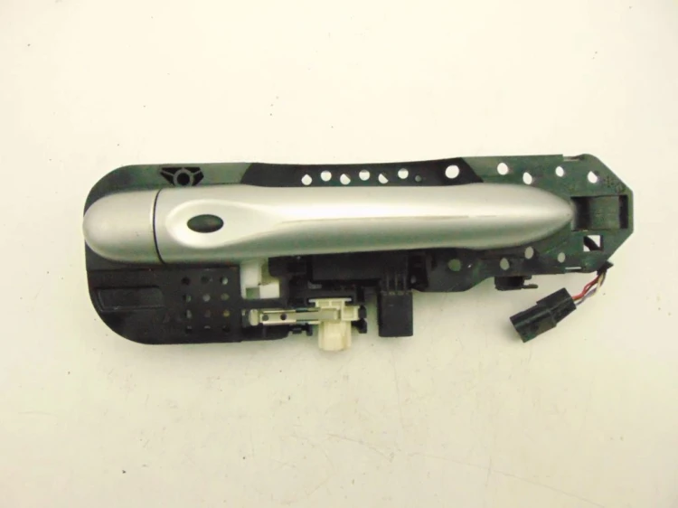 KLAMKA ZEWNĘTRZNA PRAWY PRZÓD RENAULT MEGANE III (2008-2013) 1.9 DCI