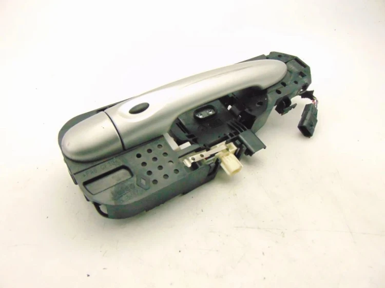 KLAMKA ZEWNĘTRZNA PRAWY PRZÓD RENAULT MEGANE III (2008-2013) 1.9 DCI
