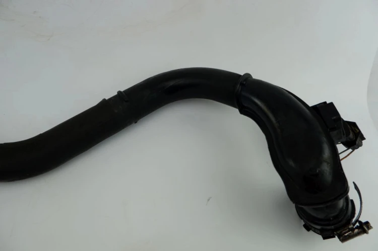 PRZEWÓD INTERCOOLERA RENAULT MEGANE II (2002-2005) 1.5 DCI 8200208708