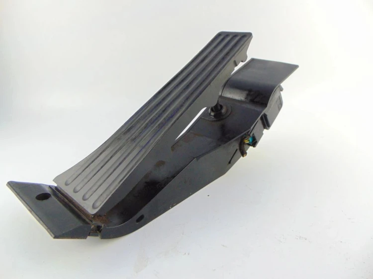 PEDAŁ GAZU POTENCJOMETR BMW E90 (2004-2008) 3.0D 6786286-01