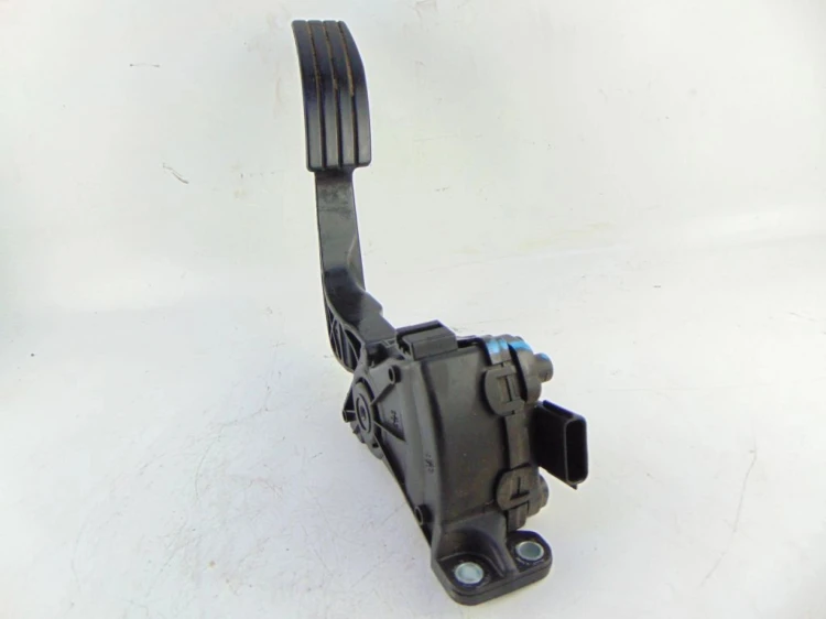 PEDAŁ GAZU POTENCJOMETR RENAULT TWINGO II (2007-2012) 1.2 16V
