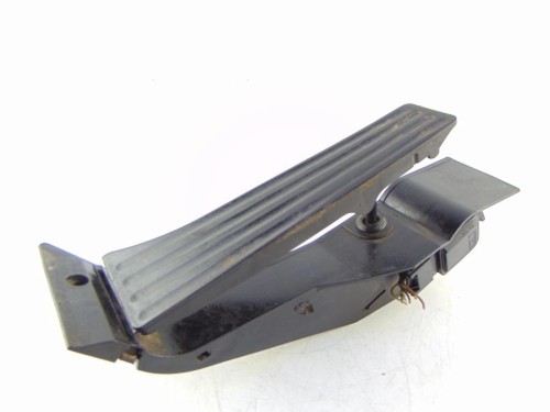 PEDAŁ GAZU POTENCJOMETR BMW E65 (2001-2005) 3.6 V8 N62B36A 272KM 6759723-01