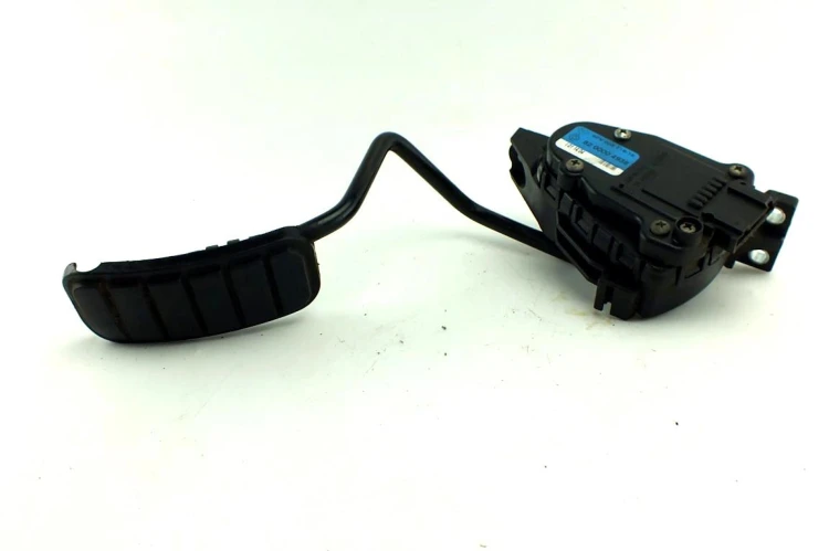 PEDAŁ GAZU POTENCJOMETR RENAULT VEL SATIS (2002-2009) 2.2 DCI 8200004938