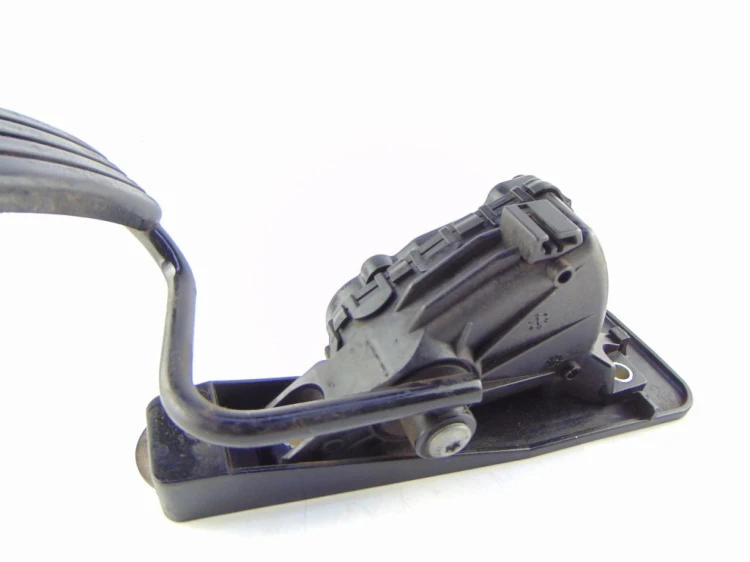 PEDAŁ GAZU POTENCJOMETR RENAULT ESPACE IV (2003-2006) 2.2 DCI 8200007512