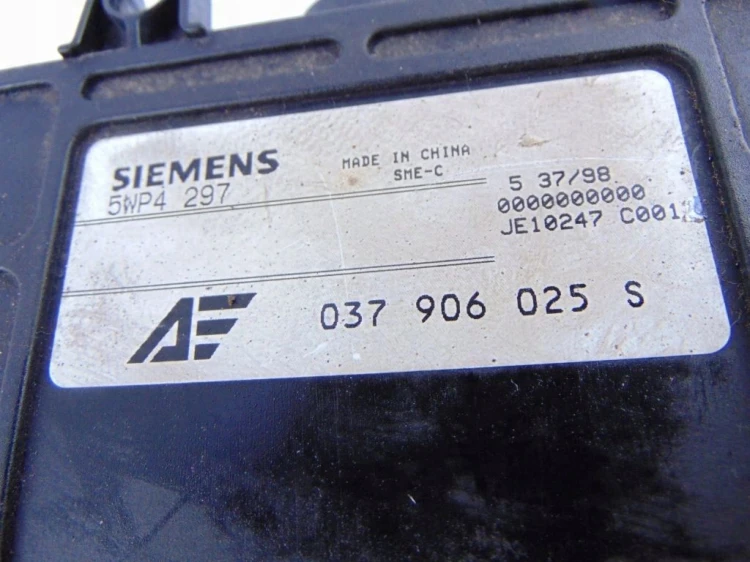 KOMPUTER STEROWNIK SILNIKA VOLKSWAGEN SHARAN I (1995-2000) 2.0 115KM 037906
