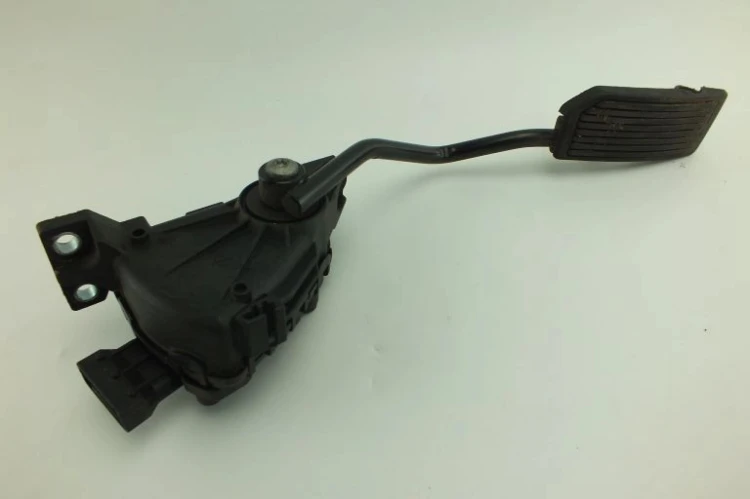 PEDAŁ GAZU POTENCJOMETR NISSAN PRIMERA P12 1.8 16V 18002AU410