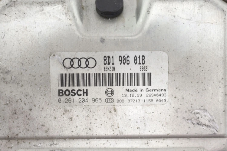 KOMPUTER STEROWNIK SILNIKA AUDI A3 8L 1.8 20V 8D1906018