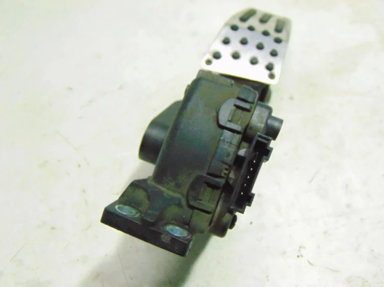 PEDAŁ GAZU POTENCJOMETR RENAULT LAGUNA II (2001-2005) 8200003392