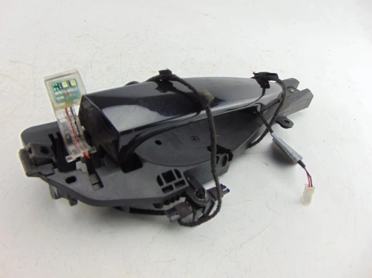 KLAMKA ZEWNĘTRZNA PRAWY PRZÓD BMW E90 LIFT (2008-2011) 2.0D 184 KM N47D20C