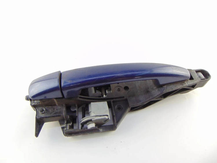 KLAMKA ZEWNĘTRZNA LEWY TYŁ PEUGEOT 208 (2012-2019) 1.6 e-HDI 9672961180