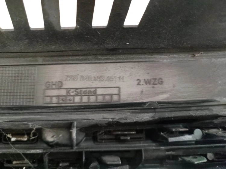 ATRAPA GRILL VOLKSWAGEN TIGUAN I 5N LIFT (2011-2016) 2.0 TDI 140KM 5N085365