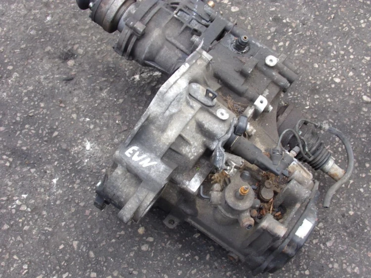 SKRZYNIA BIEGÓW VOLKSWAGEN BORA (1998-2005) 2.0 8V EWN