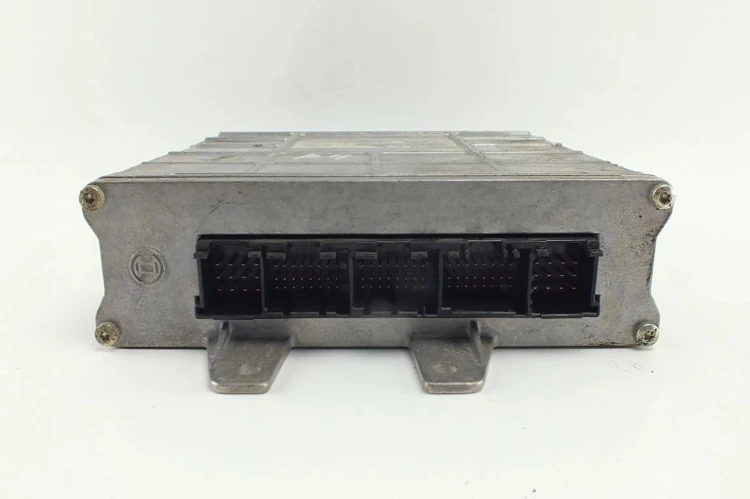 KOMPUTER STEROWNIK SILNIKA VOLKSWAGEN PASSAT B5 1.8 20v 8D0907558S