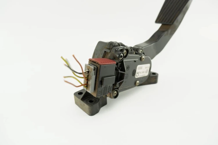 PEDAŁ GAZU POTENCJOMETR OPEL VECTRA C(2002-2008) 1.8 16V 9186724