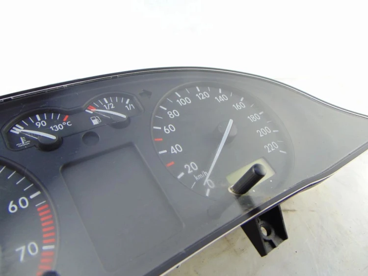 LICZNIK VOLKSWAGEN PASSAT B5 1,6 16V 09051969901