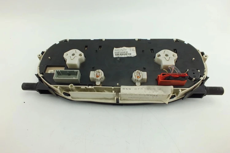LICZNIK RENAULT LAGUNA II (2001-2005) 8200328436