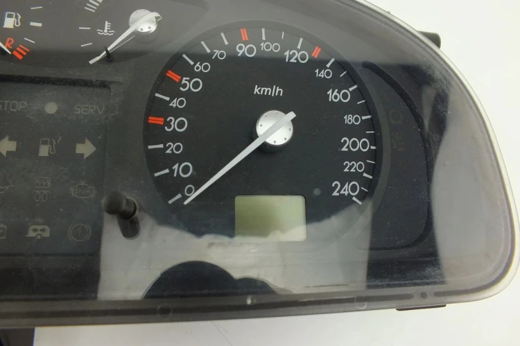 LICZNIK RENAULT LAGUNA II (2001-2005) 8200328436