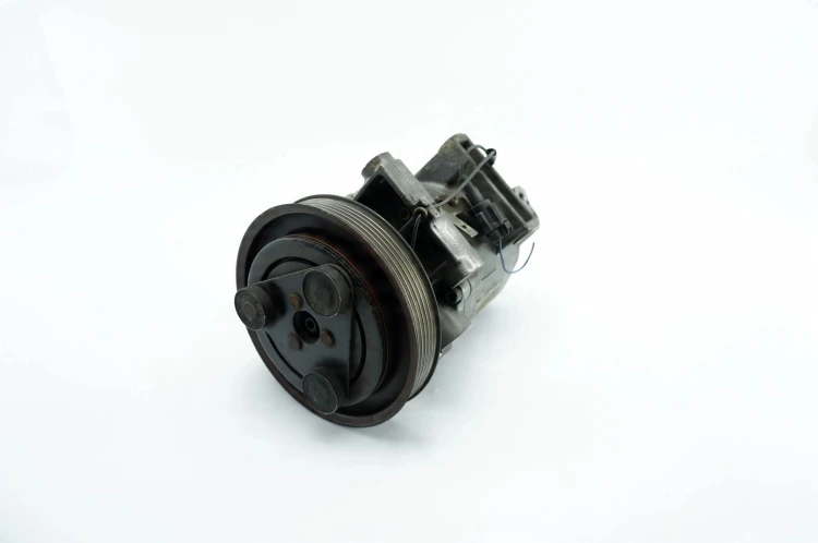 SPRĘŻARKA KLIMATYZACJI NISSAN PRIMERA P11 1.8 92600 2J204
