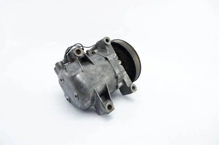 SPRĘŻARKA KLIMATYZACJI NISSAN PRIMERA P11 1.8 92600 2J204
