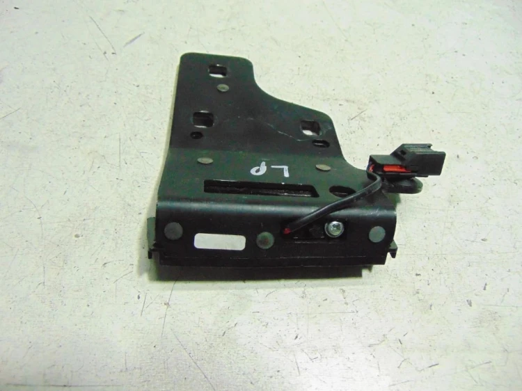 ZAMEK DACHU LEWY FORD FOCUS MK2 (2004-2011) 1.6 TDCI