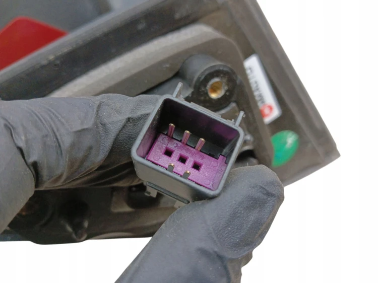 LUSTERKO PRAWE CHEVROLET CRUZE I (2008-2012) 5 PIN EUROPA KOD LAKIERU GCS