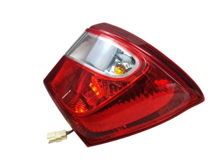 LAMPA PRAWY TYŁ SUZUKI SX4 S-CROSS (2013-2016) 1.6 VVT 120KM 220-17733