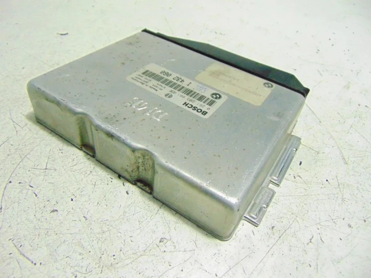 KOMPUTER STEROWNIK SILNIKA BMW E36 0261203661