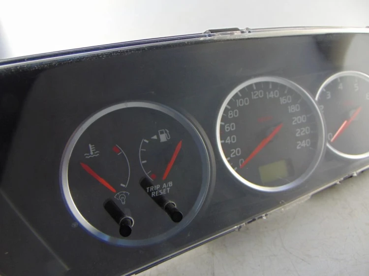 LICZNIK NISSAN PRIMERA P12 1.8 16V AU862