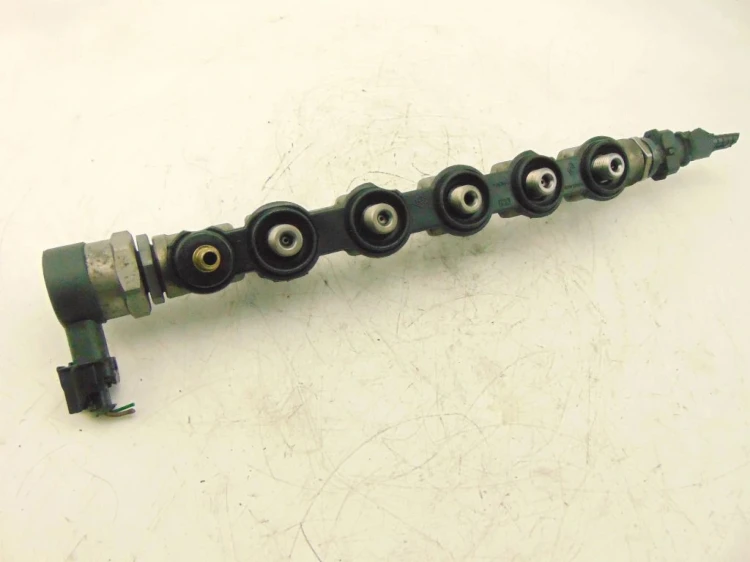 LISTWA WTRYSKOWA RENAULT LAGUNA III (2007-) 2.0 DCI 8200942721 8200610223 0